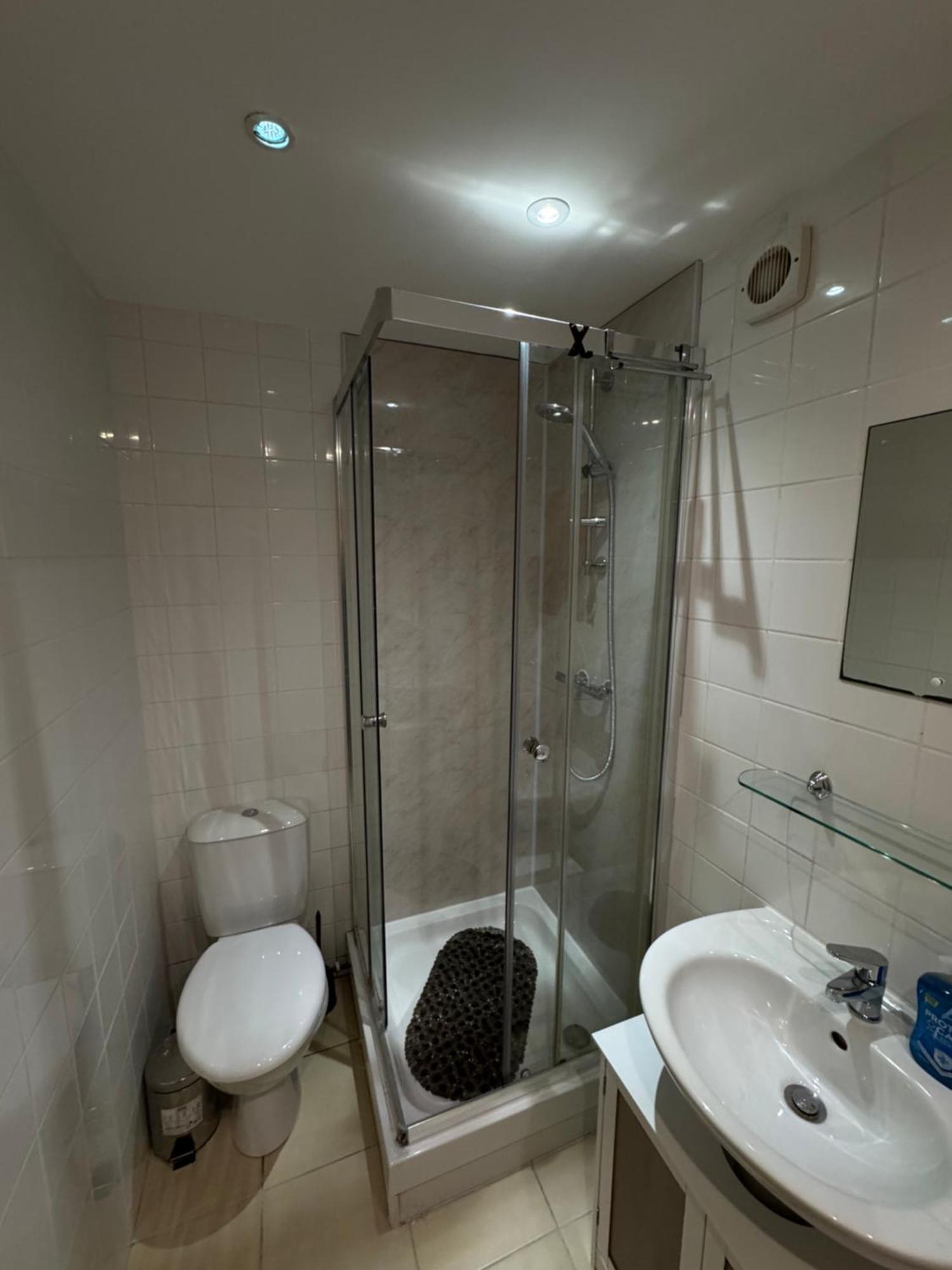 The Vogue Stay, 3 Bedrooms, 2 Bathrooms, Ideal For Jr & Oxford Hospitals, Free Carpark, Conveniently Located For Ring Road Access, 2 Miles From Oxford City Centre Easy Car & Bus Route מראה חיצוני תמונה
