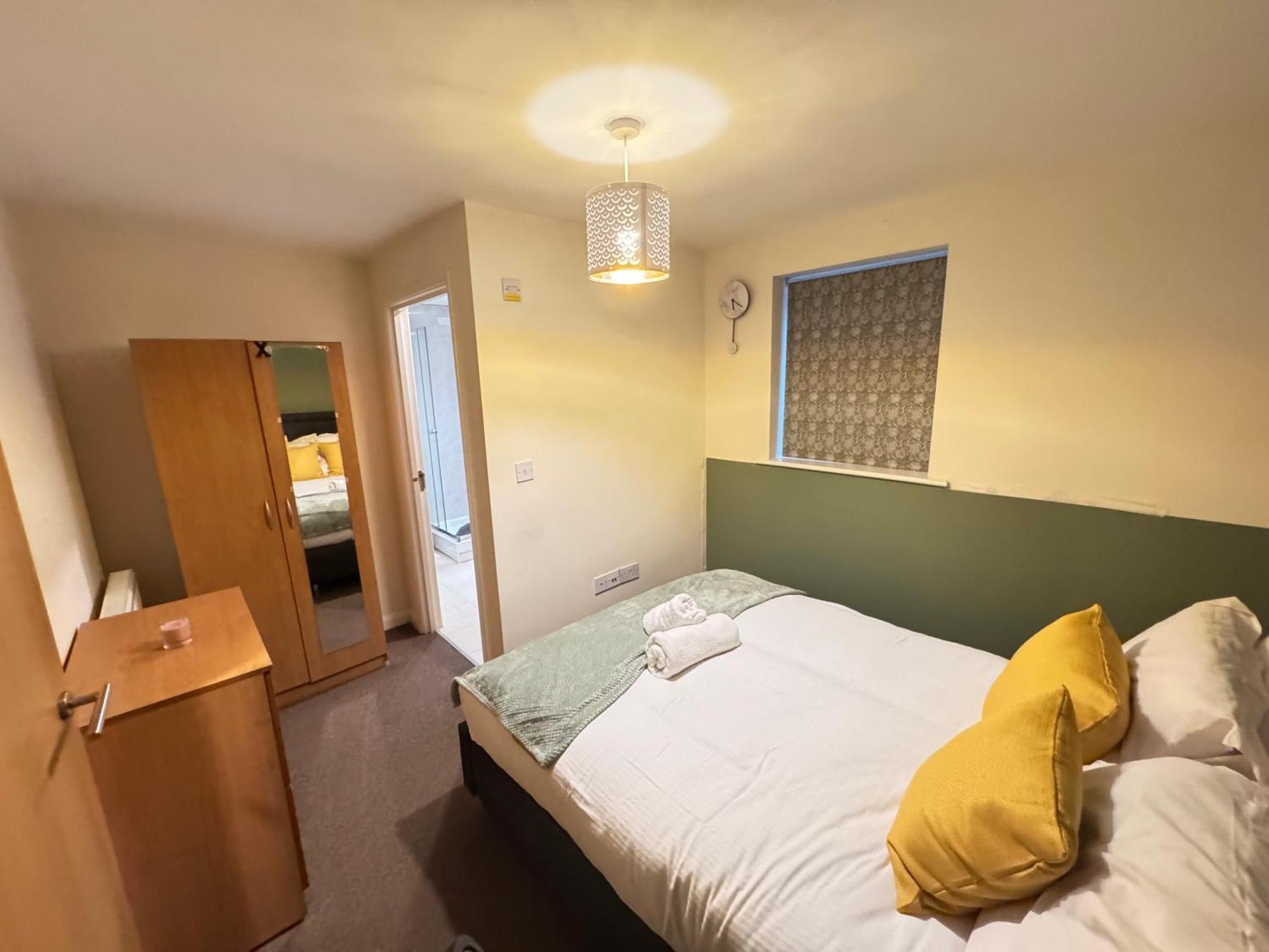 The Vogue Stay, 3 Bedrooms, 2 Bathrooms, Ideal For Jr & Oxford Hospitals, Free Carpark, Conveniently Located For Ring Road Access, 2 Miles From Oxford City Centre Easy Car & Bus Route מראה חיצוני תמונה