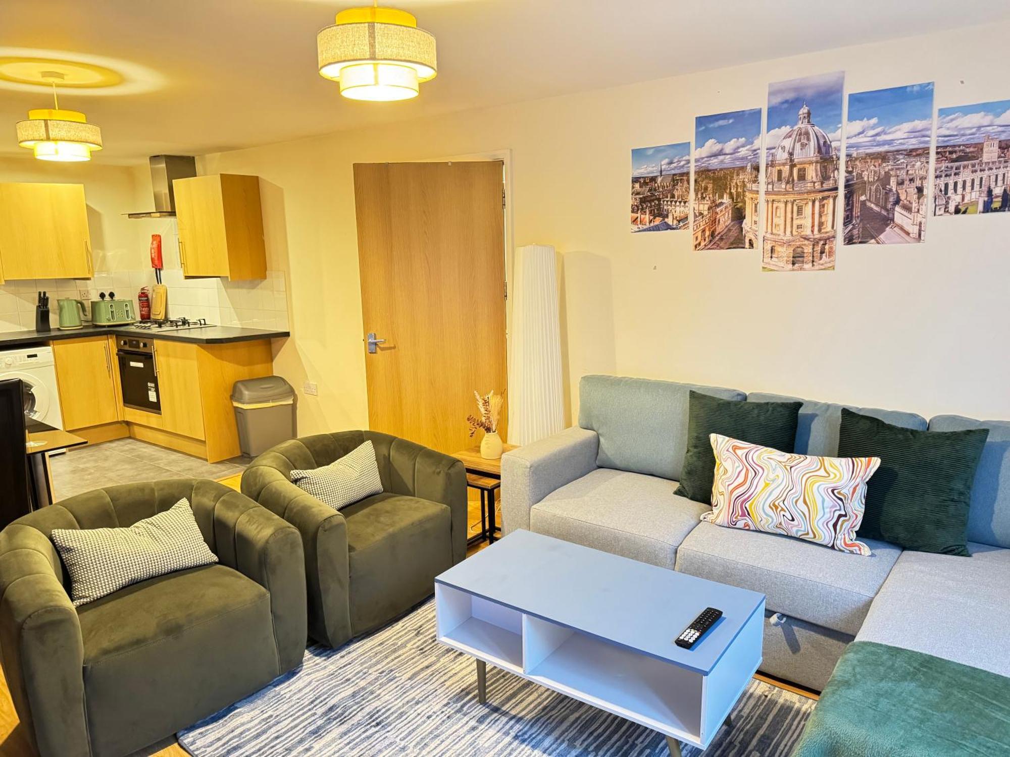 The Vogue Stay, 3 Bedrooms, 2 Bathrooms, Ideal For Jr & Oxford Hospitals, Free Carpark, Conveniently Located For Ring Road Access, 2 Miles From Oxford City Centre Easy Car & Bus Route מראה חיצוני תמונה