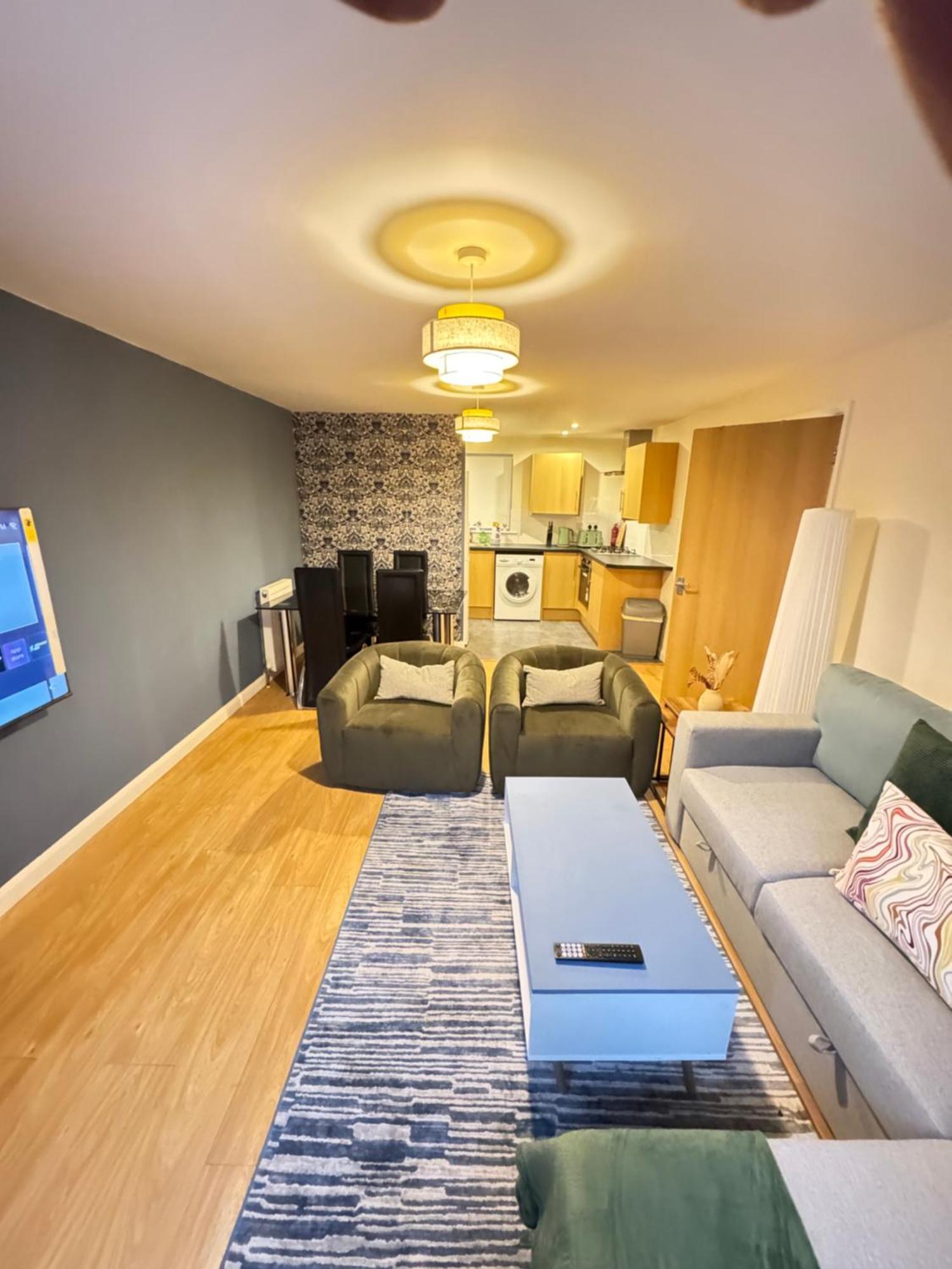 The Vogue Stay, 3 Bedrooms, 2 Bathrooms, Ideal For Jr & Oxford Hospitals, Free Carpark, Conveniently Located For Ring Road Access, 2 Miles From Oxford City Centre Easy Car & Bus Route מראה חיצוני תמונה