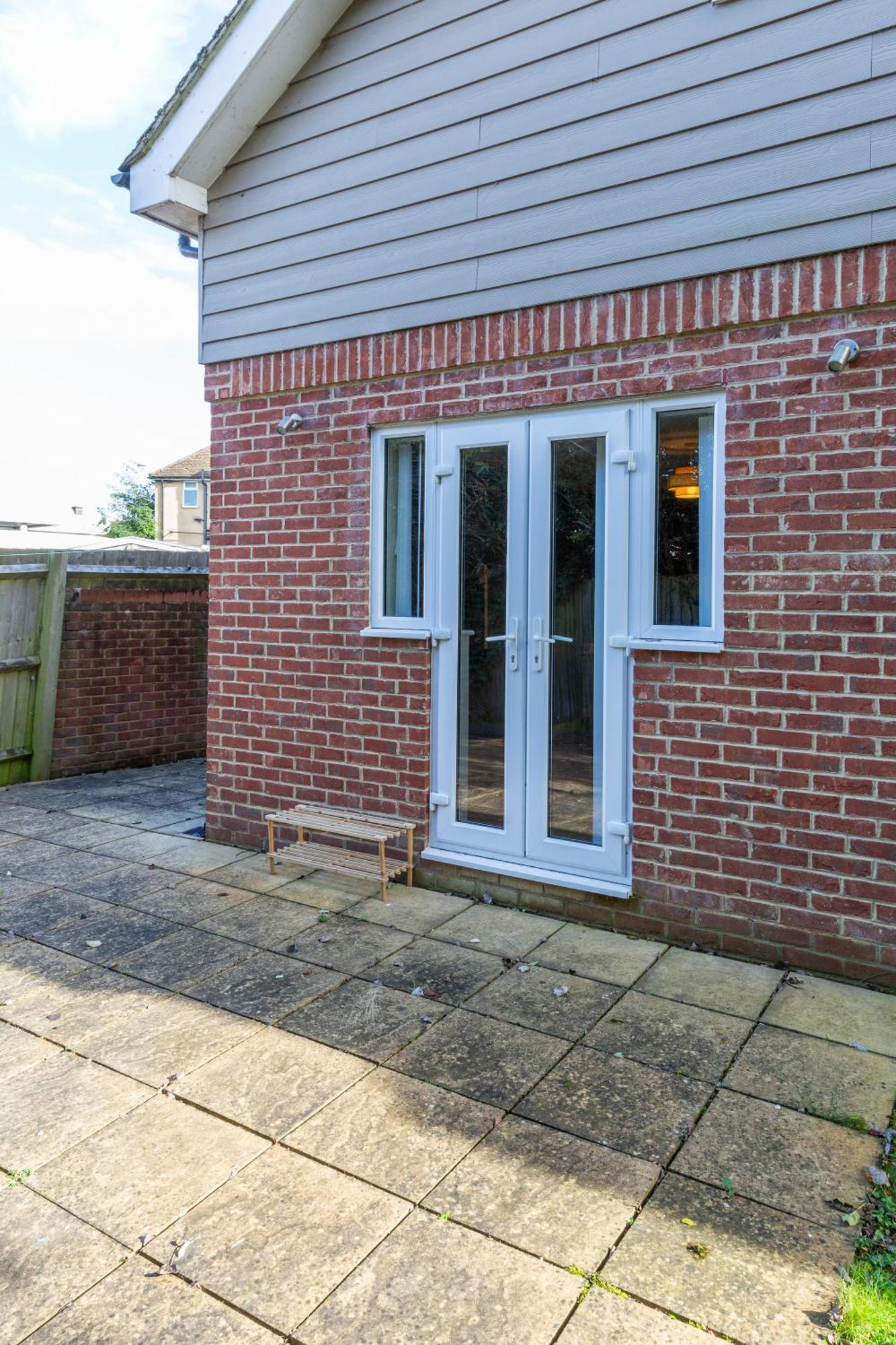 The Vogue Stay, 3 Bedrooms, 2 Bathrooms, Ideal For Jr & Oxford Hospitals, Free Carpark, Conveniently Located For Ring Road Access, 2 Miles From Oxford City Centre Easy Car & Bus Route מראה חיצוני תמונה