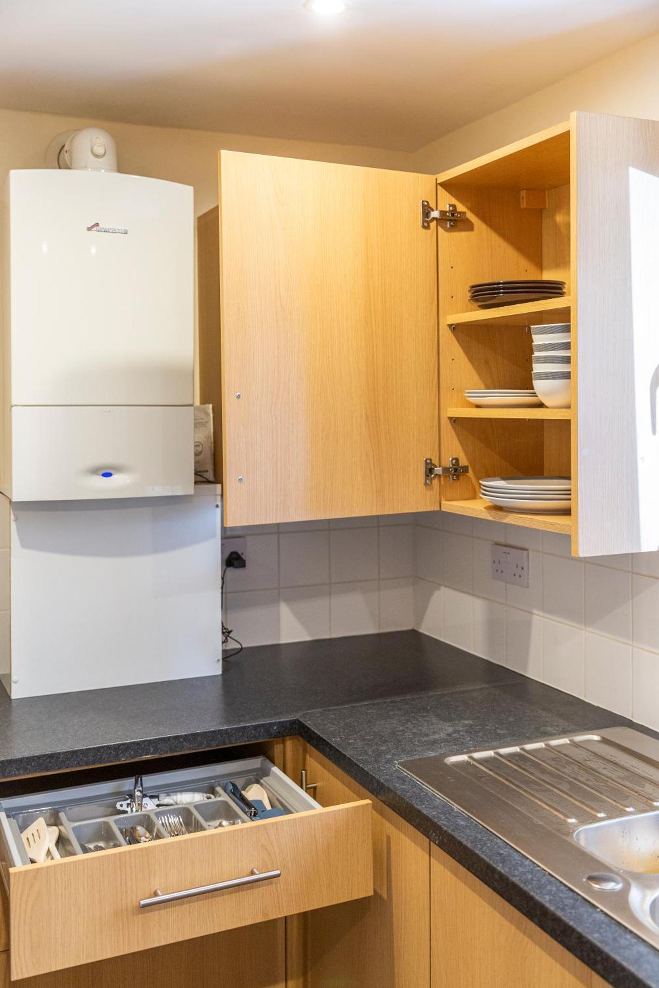 The Vogue Stay, 3 Bedrooms, 2 Bathrooms, Ideal For Jr & Oxford Hospitals, Free Carpark, Conveniently Located For Ring Road Access, 2 Miles From Oxford City Centre Easy Car & Bus Route מראה חיצוני תמונה