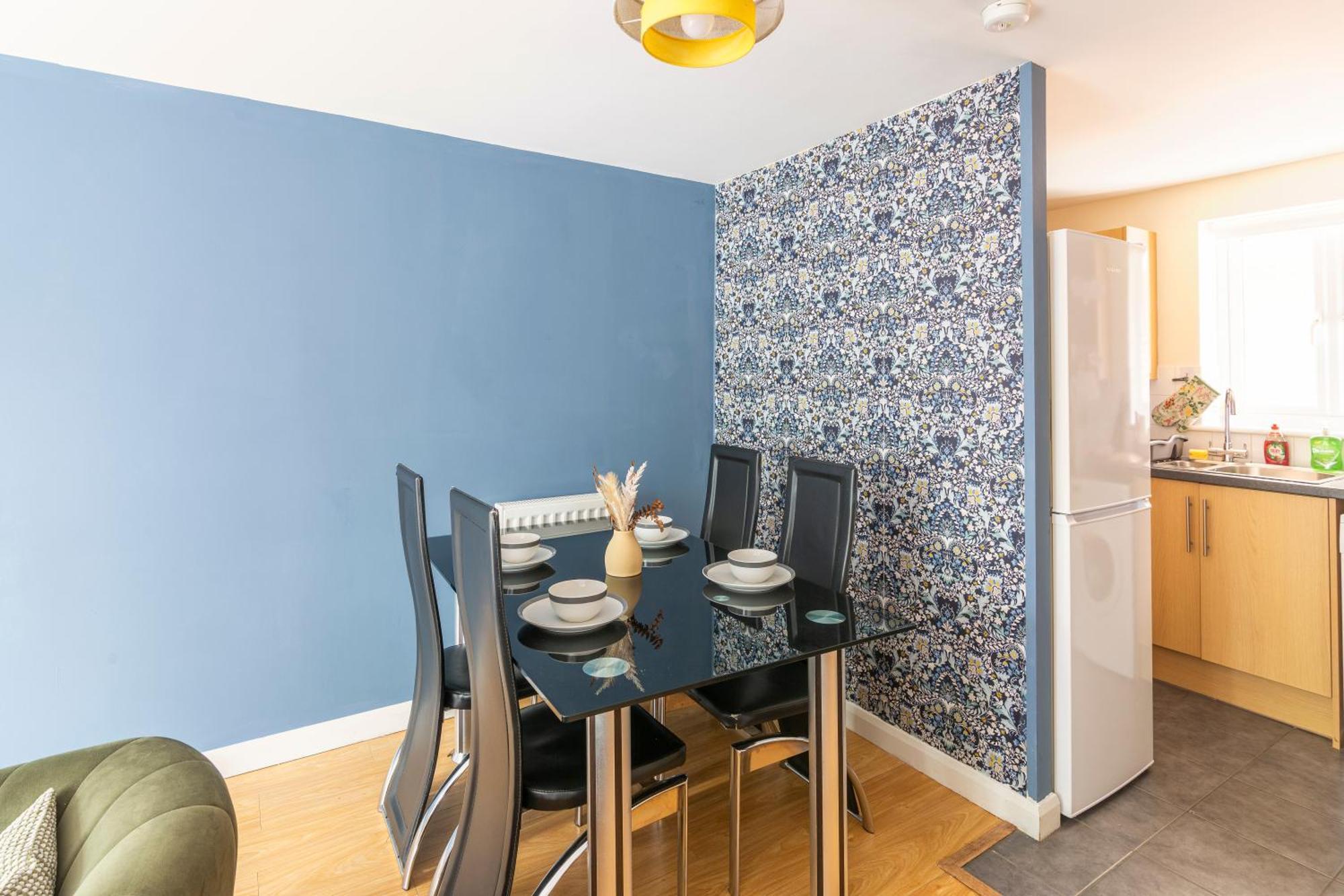 The Vogue Stay, 3 Bedrooms, 2 Bathrooms, Ideal For Jr & Oxford Hospitals, Free Carpark, Conveniently Located For Ring Road Access, 2 Miles From Oxford City Centre Easy Car & Bus Route מראה חיצוני תמונה