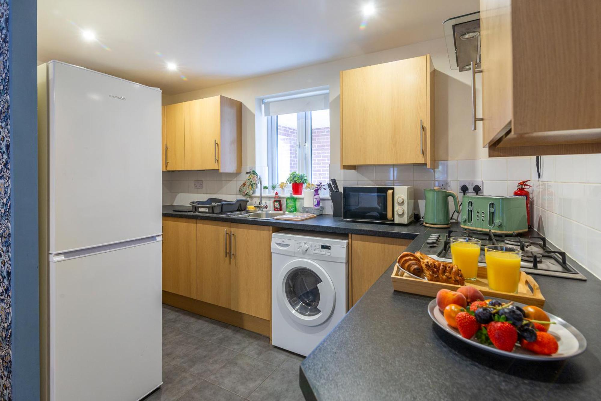 The Vogue Stay, 3 Bedrooms, 2 Bathrooms, Ideal For Jr & Oxford Hospitals, Free Carpark, Conveniently Located For Ring Road Access, 2 Miles From Oxford City Centre Easy Car & Bus Route מראה חיצוני תמונה