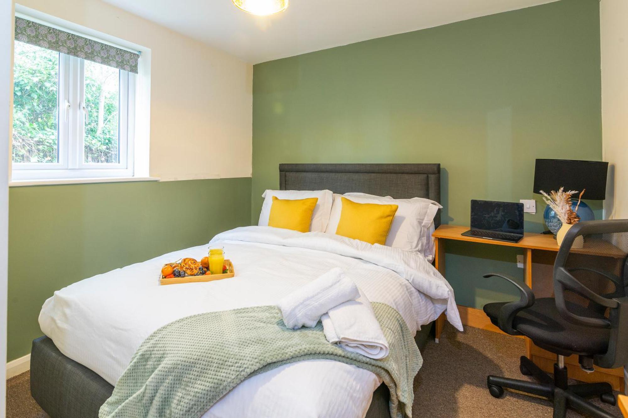 The Vogue Stay, 3 Bedrooms, 2 Bathrooms, Ideal For Jr & Oxford Hospitals, Free Carpark, Conveniently Located For Ring Road Access, 2 Miles From Oxford City Centre Easy Car & Bus Route מראה חיצוני תמונה